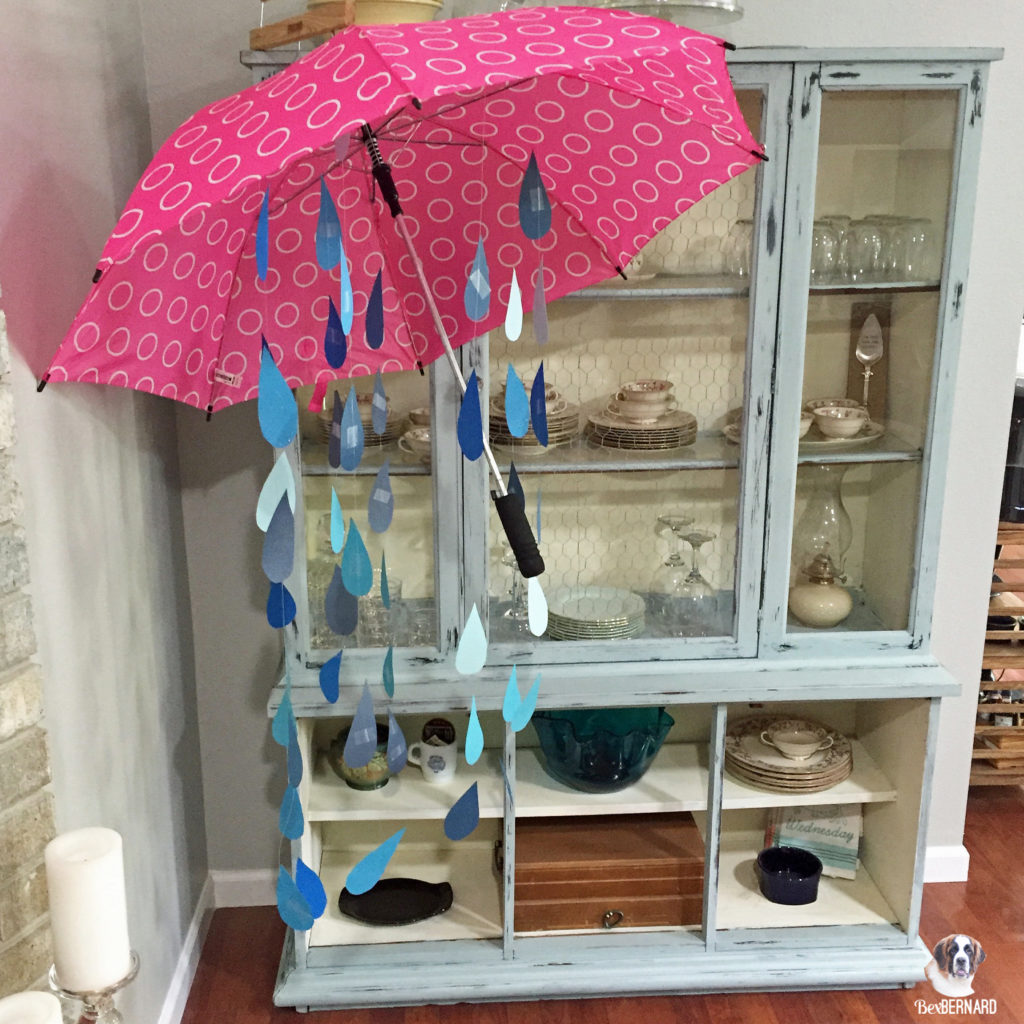 Umbrella and raindrops. Homemade baby shower decorations | bexbernard.com