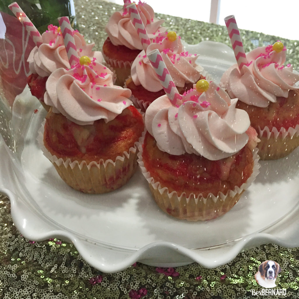 Strawberry cupcakes. Homemade baby shower gift | bexbernard.com