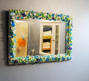 gemstone mirror. upcycled home decor for bathroom. diy hot glue stones to frame | bexbernard.com